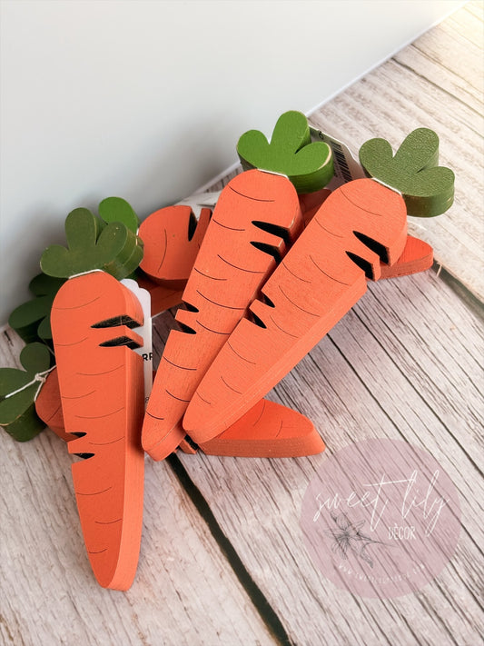 Chunky Carrot Shelf Sitter
