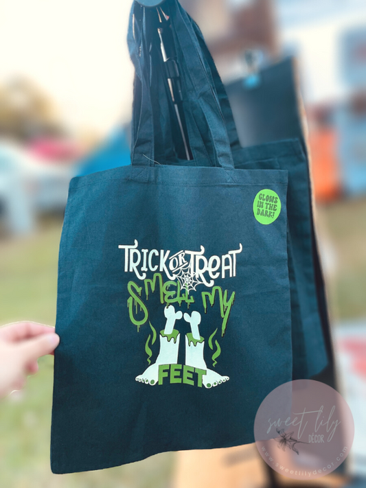 GLOW Trick or Treat Smell My Feet Candy Bag